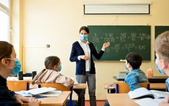 Şcolile se redeschid în februarie. …