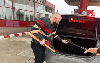 Căutat de autorităţile din Italia …