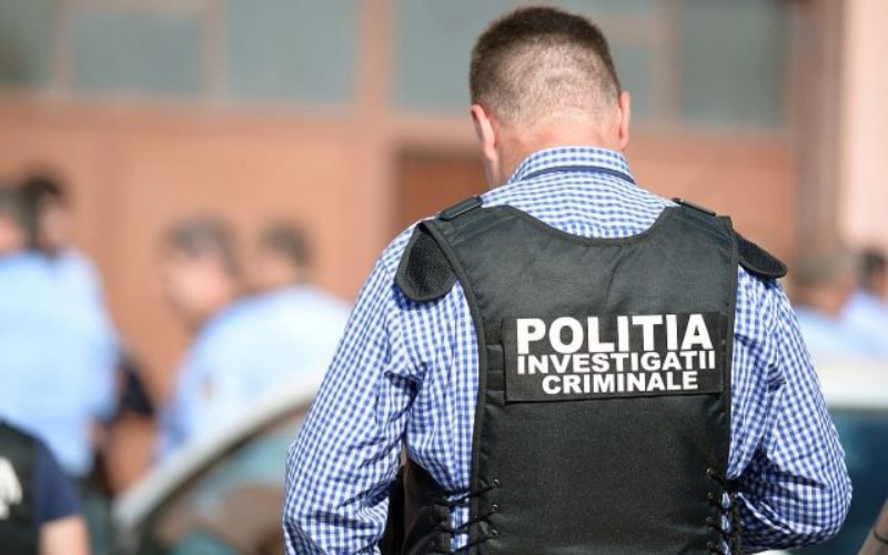 Percheziții domiciliare efectuate de către polițiștii din cadrul Serviciului de Investigații Criminale