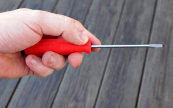 Scandal la Tudora. Un bărbat …