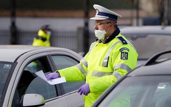Razie în trafic. Poliţia a …