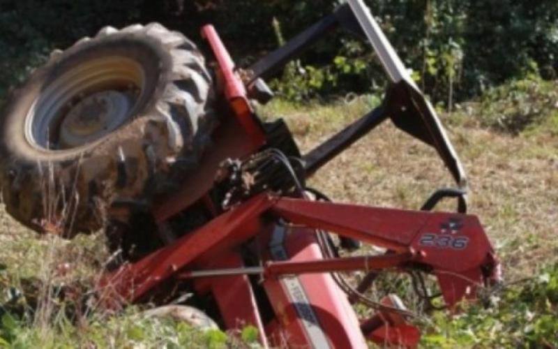 Accident la Vlădeni! Tractor băgat în șanț de un bărbat fără permis de conducere