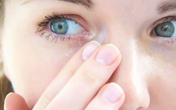 De ce ne ustură ochii …