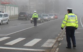 Razie în trafic. Poliţia a …