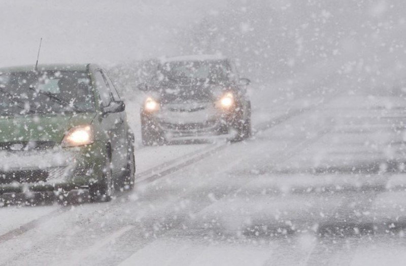 Meteorologii au emis o informare de ninsoare și polei