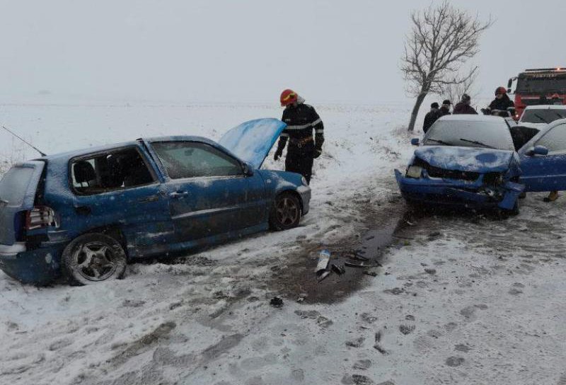 Trei persoane rănite în urma unui accident produs pe drumul Dorohoi - Botoșani