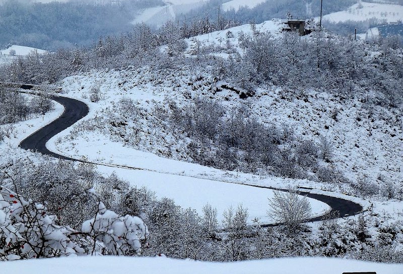 Concurs de fotografii: Iarna pe uliță cu botoșăneni în Europa