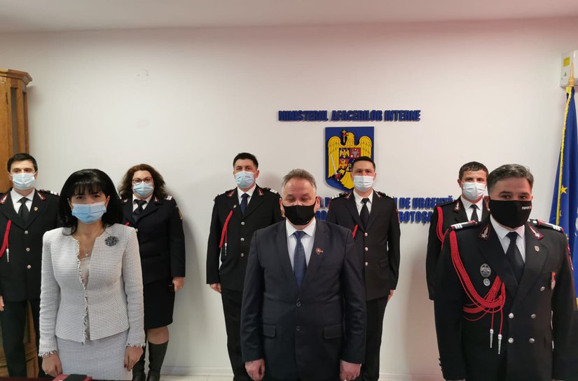 Pompieri botoşăneni avansaţi în grad, de Ziua Protecției Civile din România - FOTO