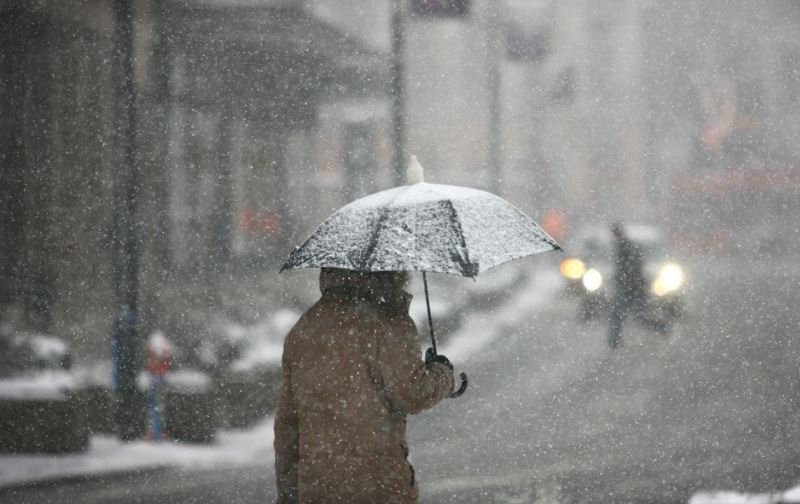 Meteorologii anunță cod galben de ploi și ninsori abundente în Moldova