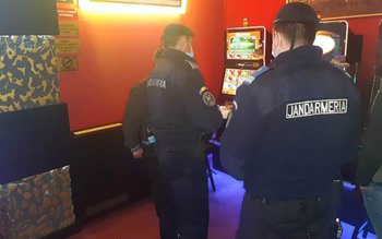 Cinci tineri amendați în incinta …