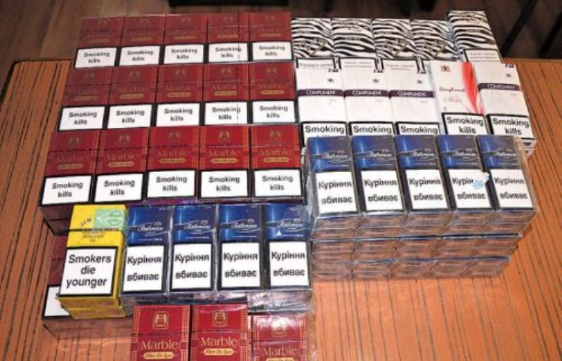 Mii de țigări confiscate în urma unor percheziții în județul Botoșani