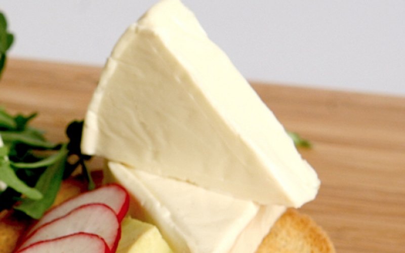 Brânza topită din comerț, doldora de aditivi alimentari