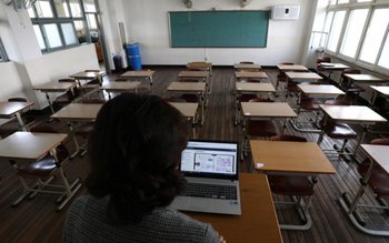 Elevii din Botoșani continuă cursurile …