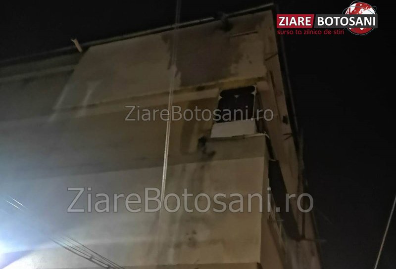 Incendiu izbucnit la un bloc din Darabani – VIDEO / FOTO