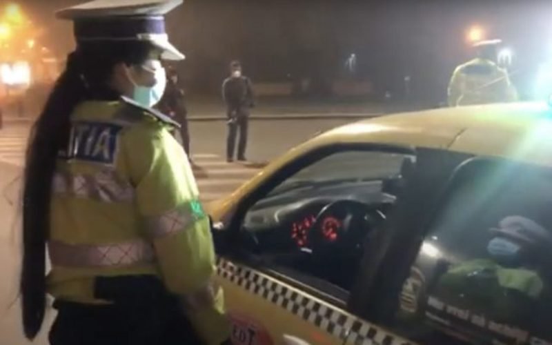 15 persoane care nu au respectat interdicțiile privind deplasarea în afara locuinței pe timp de noapte amendate în acest week-end