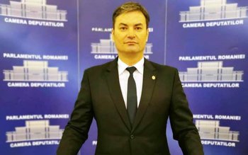 Guvernul PNL-USRPLUS-UDMR se face că …