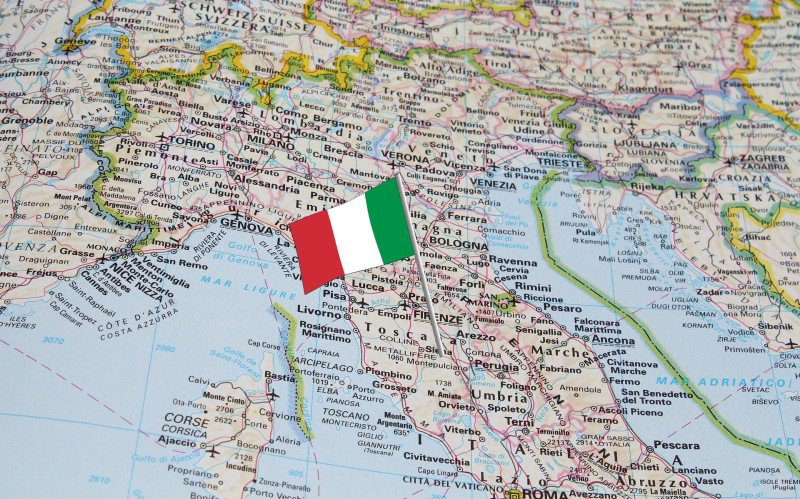 Decizie luată în Italia: S-a scurtat carantina la cinci zile pentru vizitatorii din 30 de ţări, inclusiv din România