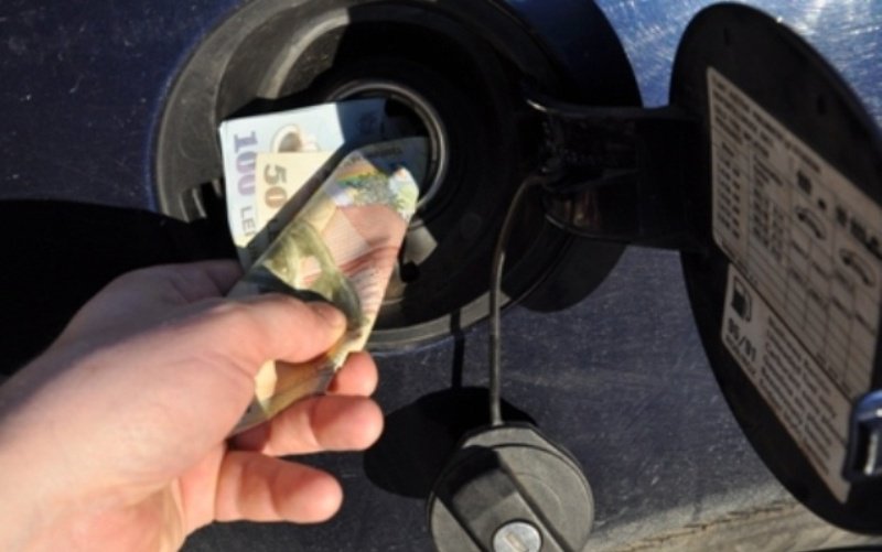 E jale pentru românii cu maşini pe benzină! Preţurile la pompă au sărit în aer