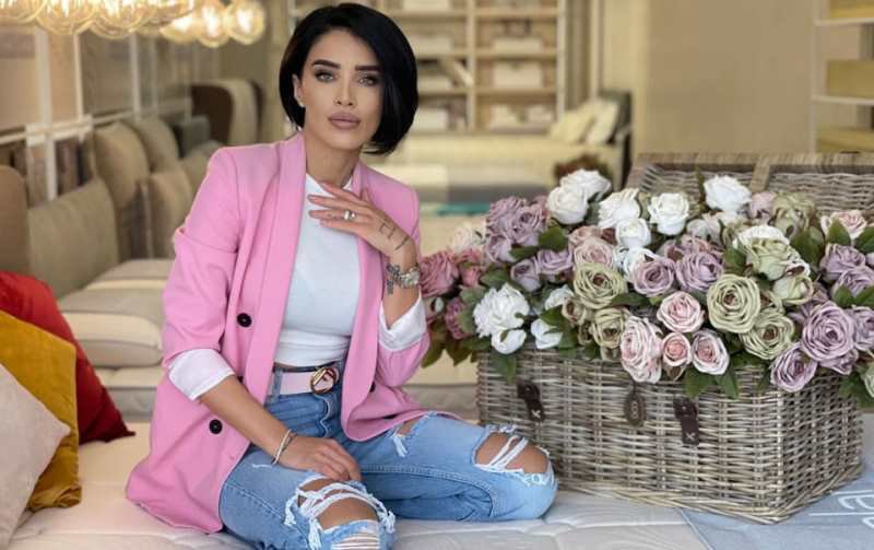 Cât câștigă Adelina Pestrițu din Instagram. „Suma este enormă raportată la salariul minim”