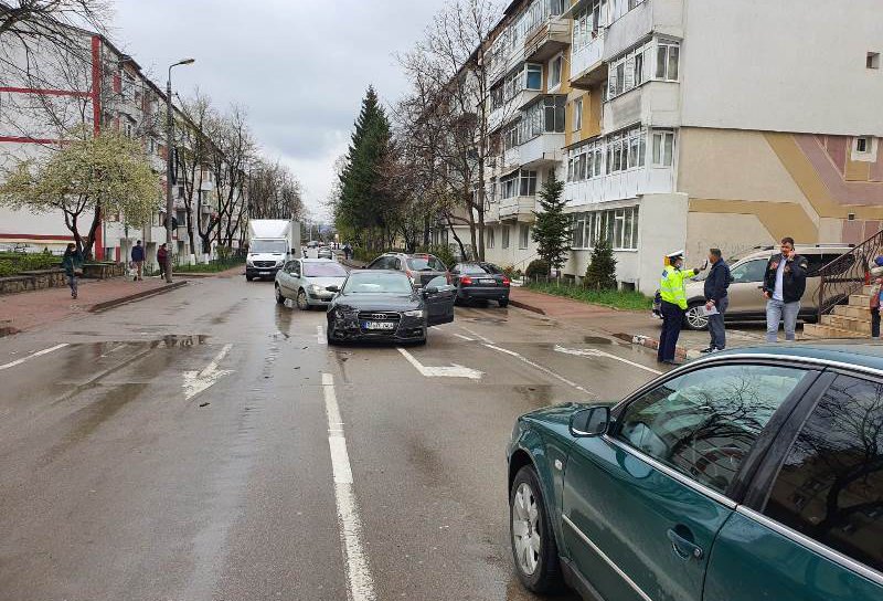 Doi șoferi au rămas fără permis după ce s-a urcat băuți la volan și au produs un accident în Botoșani