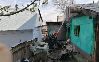 Doi bătrâni din Săveni au …