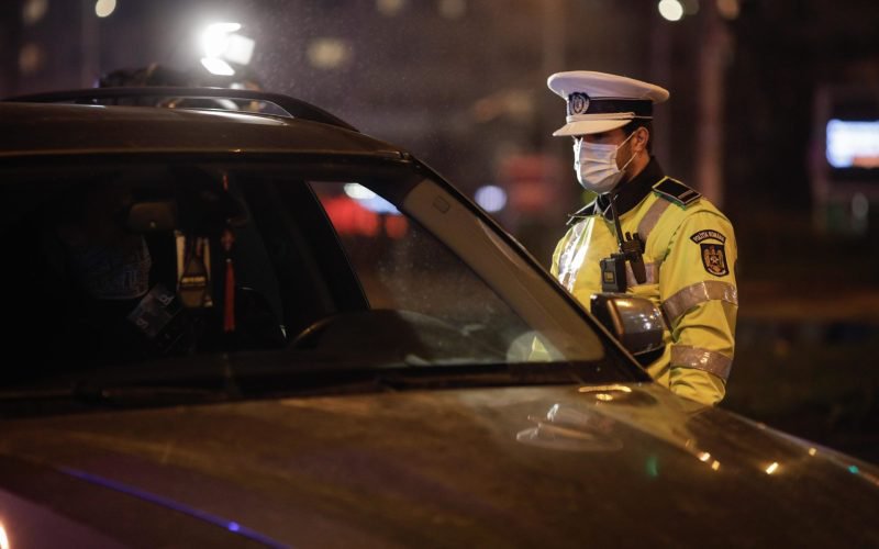 Soferi beți la volan, depistați de polițiști pe drumurile din județ