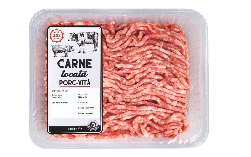 Premieră pe piața locală: Lidl schimbă ambalajele produselor din carne proaspătă pentru a reduce consumul de plastic