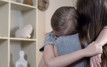 Cum ne protejăm copiii de …