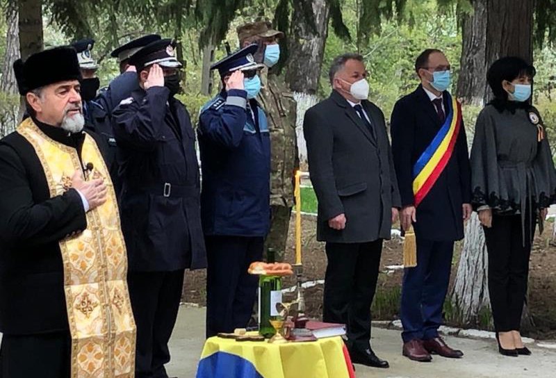 Ziua Veteranilor de Război sărbătorită prin ceremoniale militare şi religioase la Botoșani - FOTO