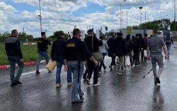 15 cetățeni străini, îndepărtați din …