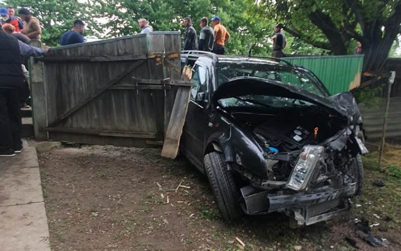 Accident rutier cu trei răniți! Două autoturisme s-au ciocnit la Stăuceni - FOTO