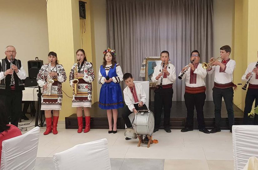Ucraineni din două ţări, aflaţi în sărbătoare la Botoşani - FOTO