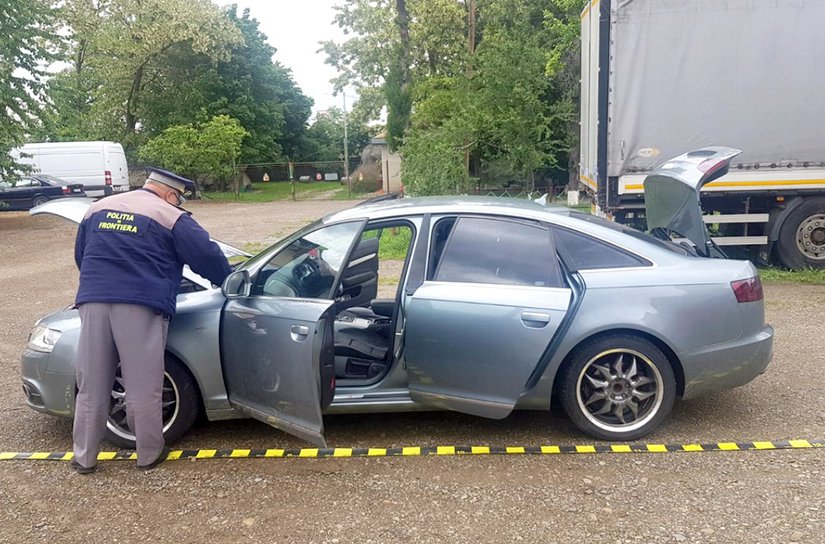 Autoturism căutat de autorităţile din Marea Britanie, descoperit la Botoşani - FOTO