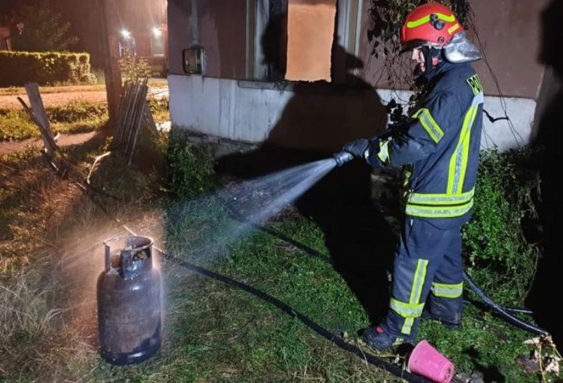 La un pas de tragedie! O femeie a suferit arsuri de gradul I din cauza unei butelii montate greșit