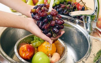 Pericolul pesticidelor din fructe și …