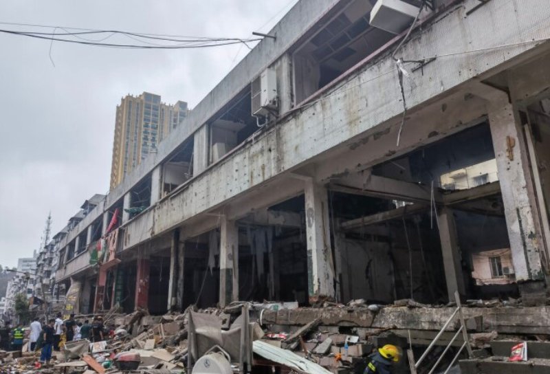 Cel puțin 11 morți și 37 de răniți în urma unei explozii puternice a unei conducte de gaz în China