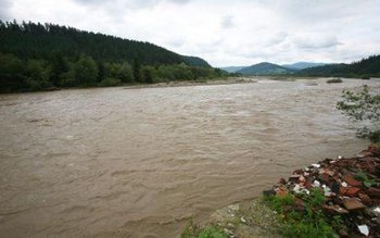 Risc de inundații pe râurile …