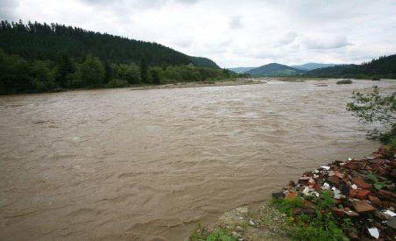 Risc de inundații pe râurile Miletin, Bahlui, Siret și Prut