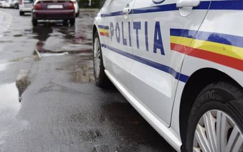 Doi tineri băuți bine, au …