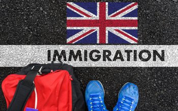 Românii din Marea Britanie au …