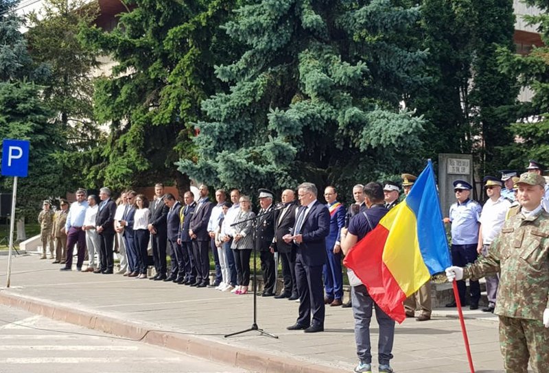 Prefectul Dan Nechifor de Ziua Drapelului: „Să ne închinăm cu respect față de acest simbol al identității românești” - FOTO