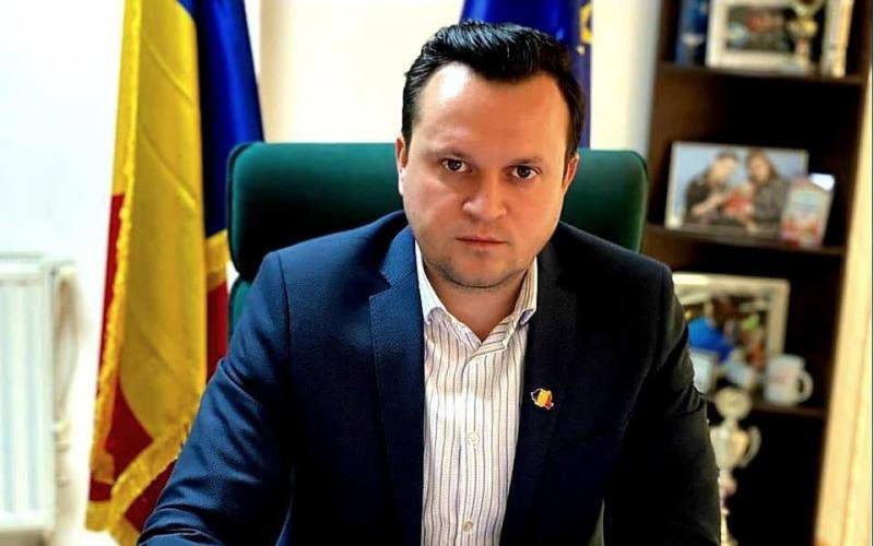 Cătălin Silegeanu: „Reducerile de personal în cadrul Primăriei Municipiului Botoșani ar putea fi o soluție pentru redresarea situației financiare în care se află instituția!”