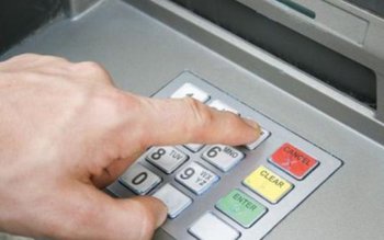 Cum ne păcălesc bancomatele cu …