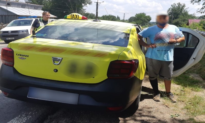 Ţigarete de contrabandă transportate cu taxiul - FOTO