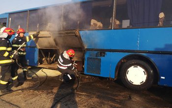 Un autocar în care se …