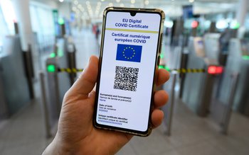 Pasagerii care au certificatul digital …