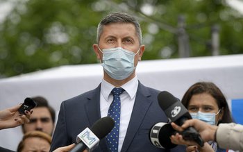 Intrarea în mall-uri ar putea …