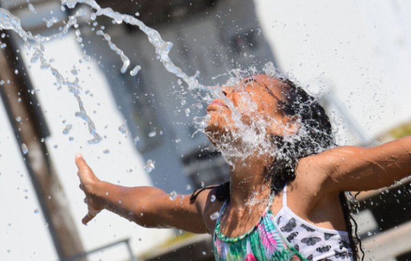 România lovită de cel mai puternic val de caniculă al verii. Meteorologii anunţă temperaturi record