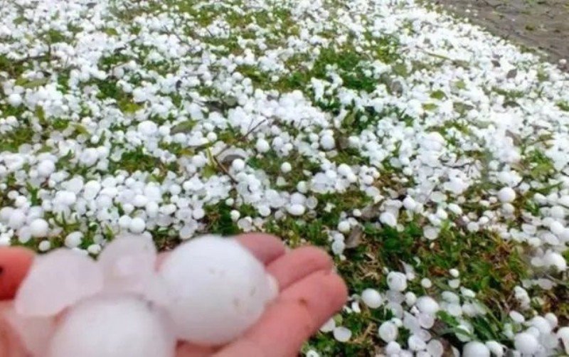 Avertisment meteo! O furtună cu gheaţă loveşte România