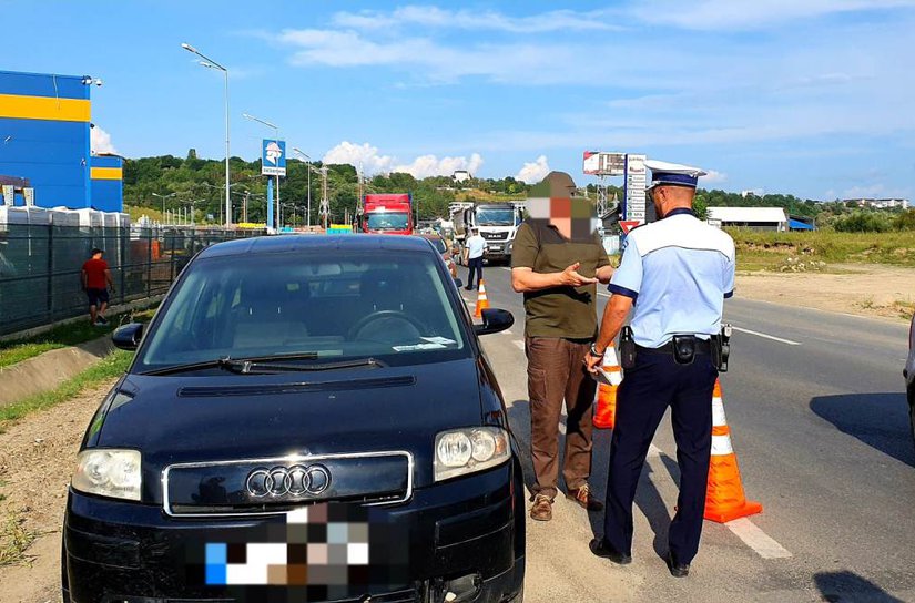Razie în trafic. Au fost reținute 12 permise de conducere - FOTO
